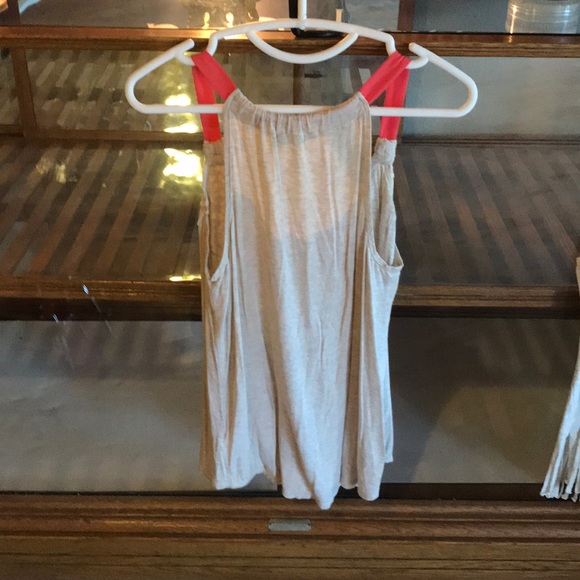 Cute summer top!!! - Picture 2 of 2